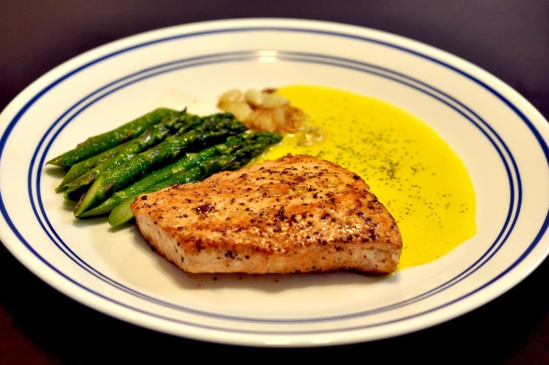 Grilled Salmon with Asparagus